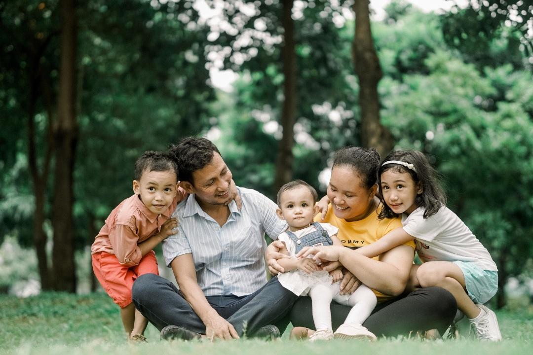 Family Outside Community Navigation